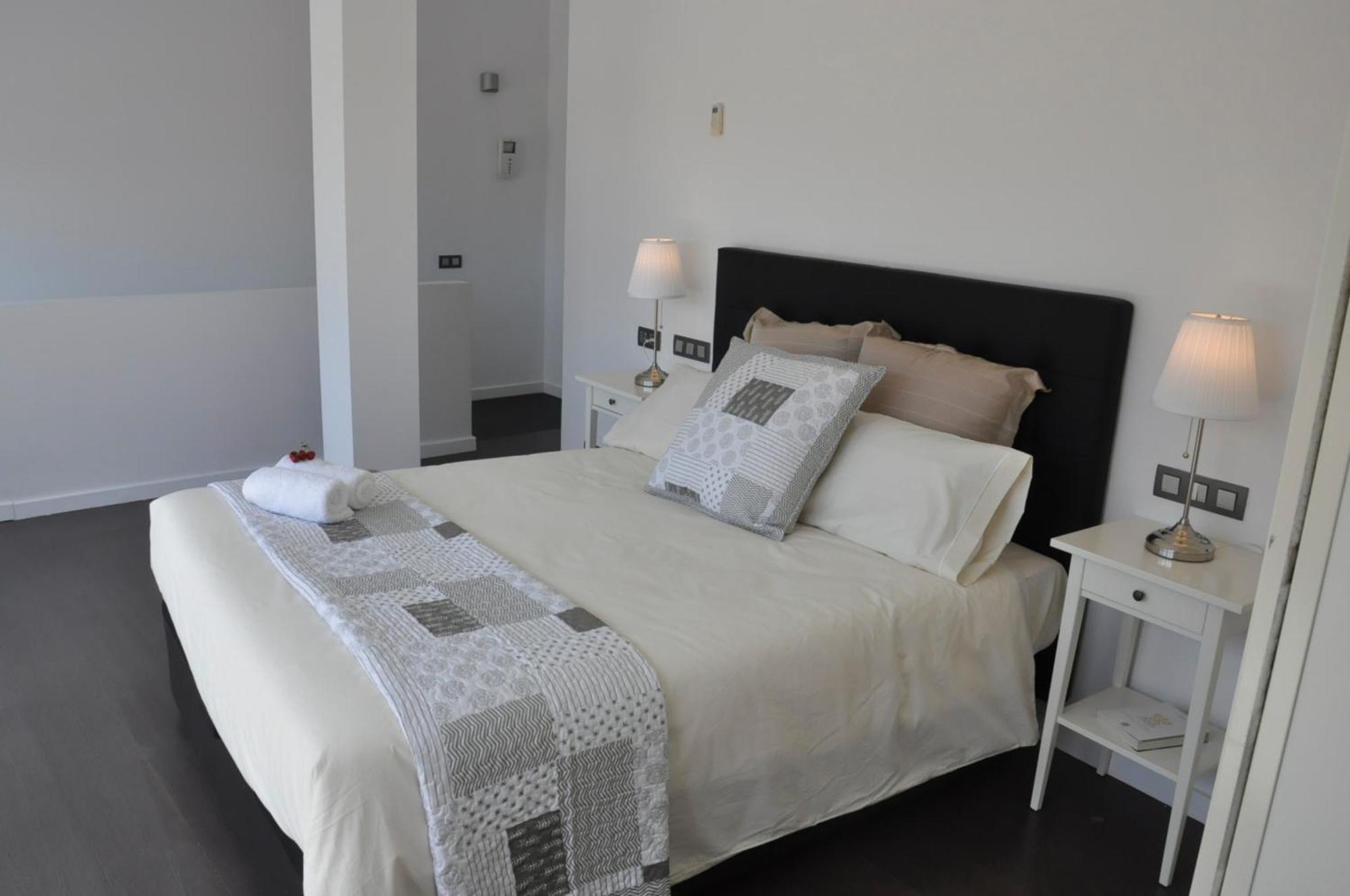 Apartament La Placeta Figueres ภายนอก รูปภาพ